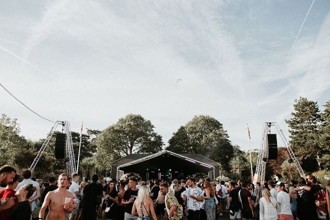 Reasons Clique stage