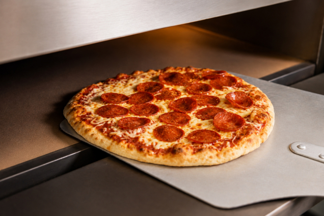 Pizza-by-the-Pool-2